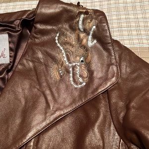 Beautiful deep coffee tones with great embroidery and glitter